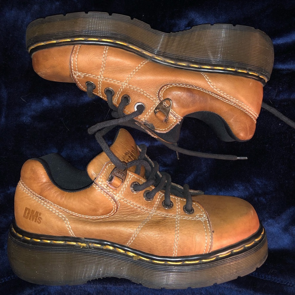 Classic Dr.Martens platform loafers